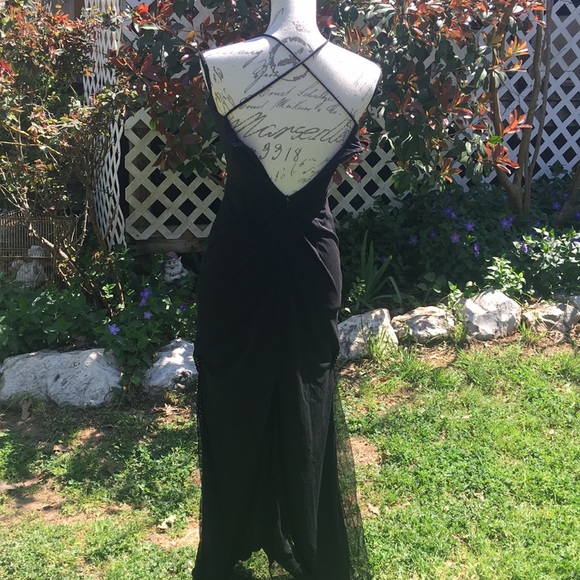 Beautiful evening/prom gown - Picture 5 of 8